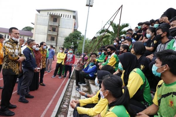 Bersama Wagub Kunjungi Wisma PPLP Sumut, Menpora Ingatkan Siswa Konsentrasi Dalam Berlatih